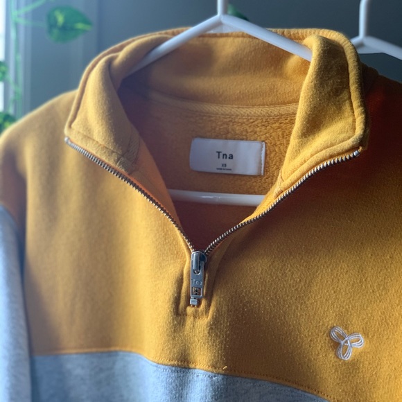 TNA HALF-ZIP UP - Picture 1 of 3